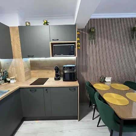 Etara 4, - Modern Seaside Elegance Daire *